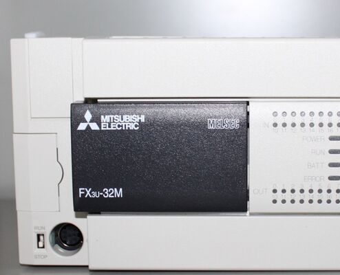 PLC, FX3U Base Unit AC 100-240 V; 16 inputs DC 24 V; 16 relay outputs MITSUBISHI FX3U-32MR/ES