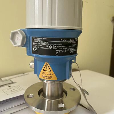 HydrostaticLevel measurement Deltapilot cc  Compact pressure sensor with the Contite measuring cell for hydrostatic level measurement