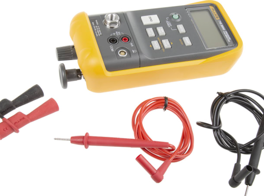 Fluke 718 Basınç Kalibratörü 718-300G,718-30G,718-100G,300 PSI'ye basınç sağlamak için yerleşik pompa
